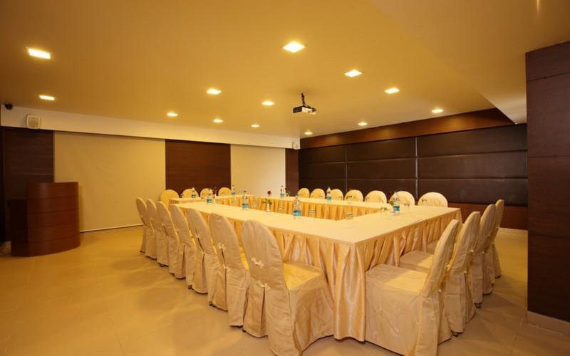 Rājahmundry Hotel Shelton מראה חיצוני תמונה